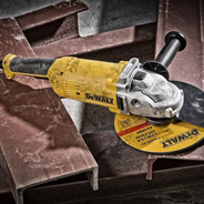 esmerilhadeira_angular_9_2200w_industrial_dewalt_507438_04