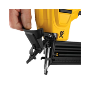 pinador a bateria 20v dcn680b brushless sem bateria dewalt