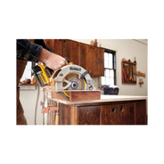 serra a bateria 20v max brushless dcs570bb3 dewalt