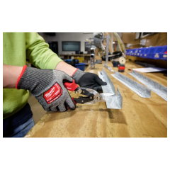 TESOURA DE CORTE AVIACAO 10 CORTE DIREITO 48224550 MILWAUKEE